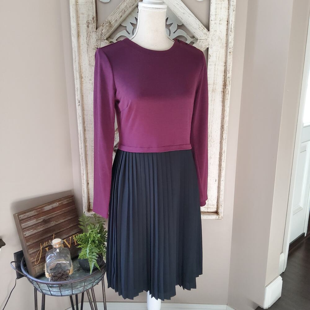 Corporatecore burgundy black colorblock pleated long sleeve midi dress small